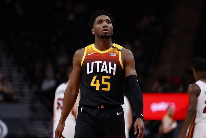 防线出现破 防线出现破