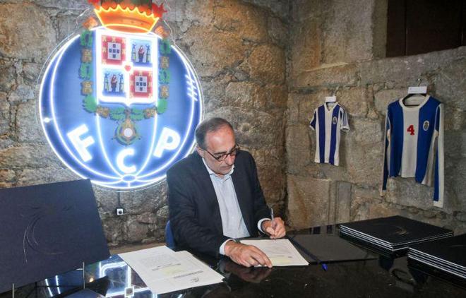 泰坦队的战 泰坦队的战