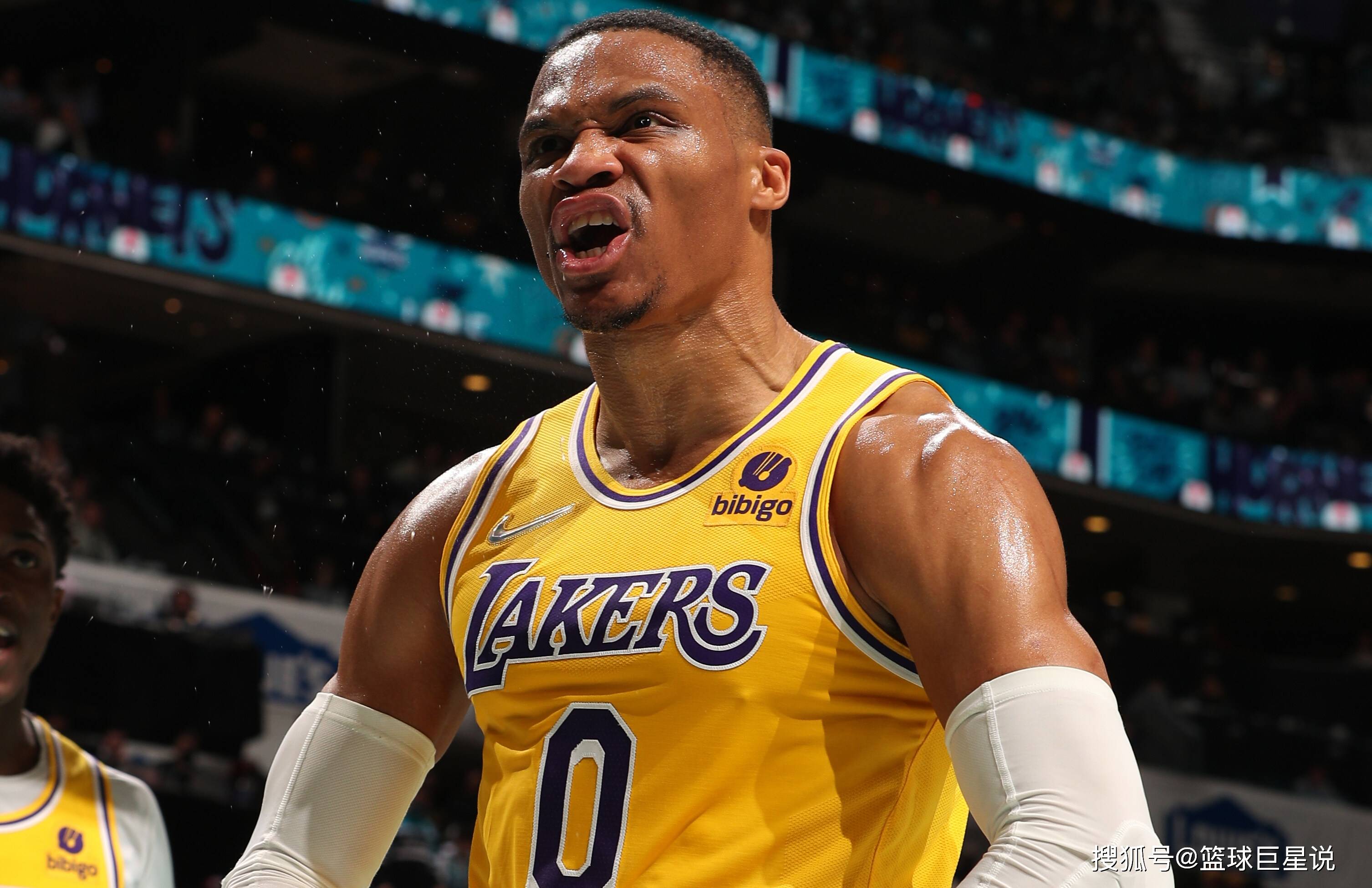 而非场边那 而非场边那